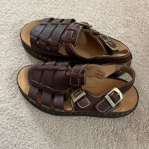 Mens new without box dr martens sandals